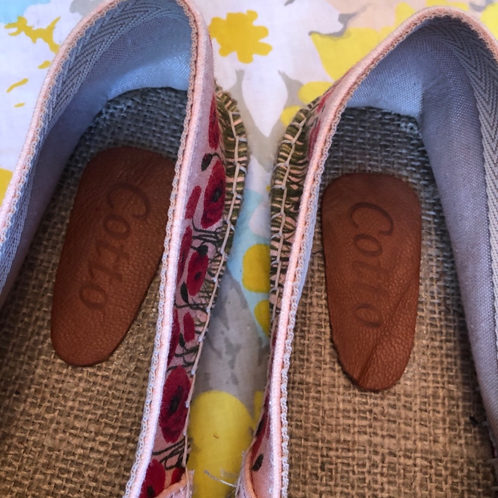 Pink Floral Slip-On Espadrilles with Red Poppy Detail - Picture 3 of 10